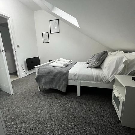 2 Bedroom Flat Londres Extérieur photo