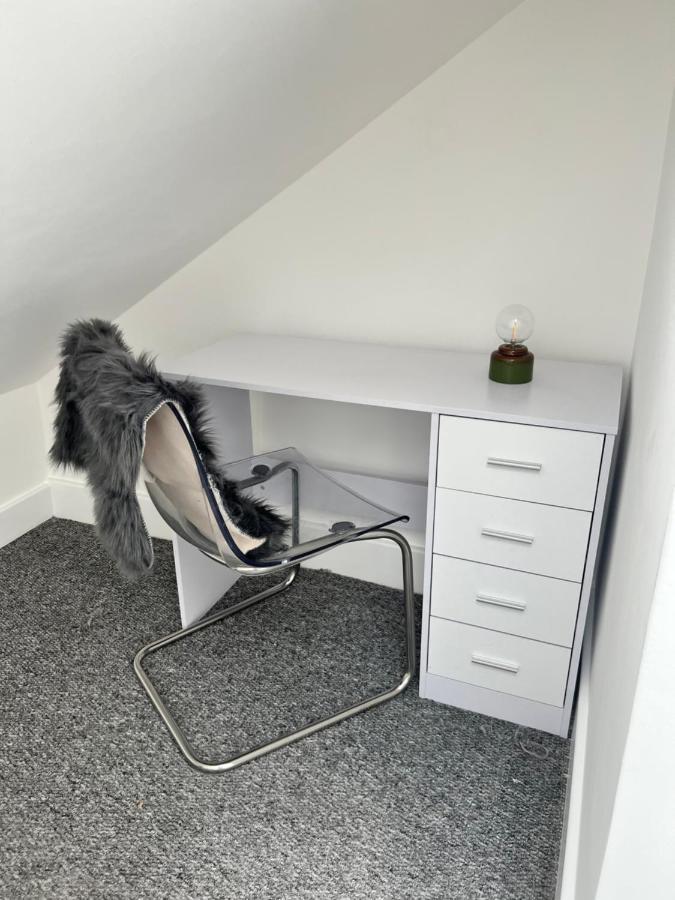 2 Bedroom Flat Londres Extérieur photo